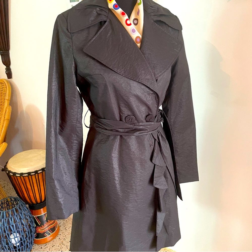 TAHARI All Weather Black Full Length Trench Rain Coat! Ruffle. Lightweight Small
